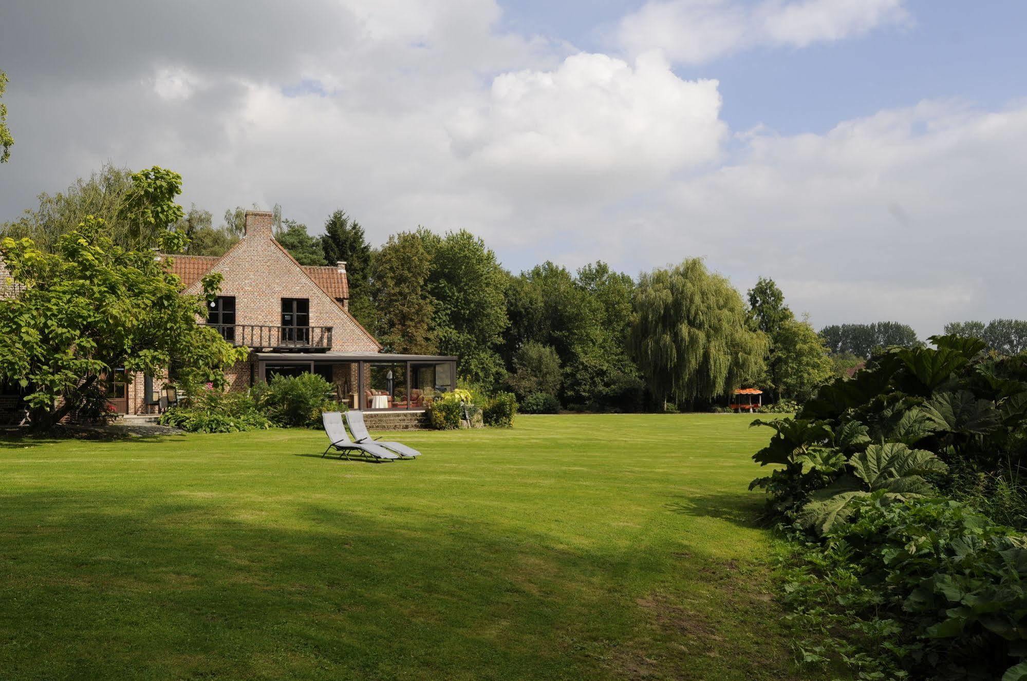 'T Vijverhof Viane Buitenkant foto