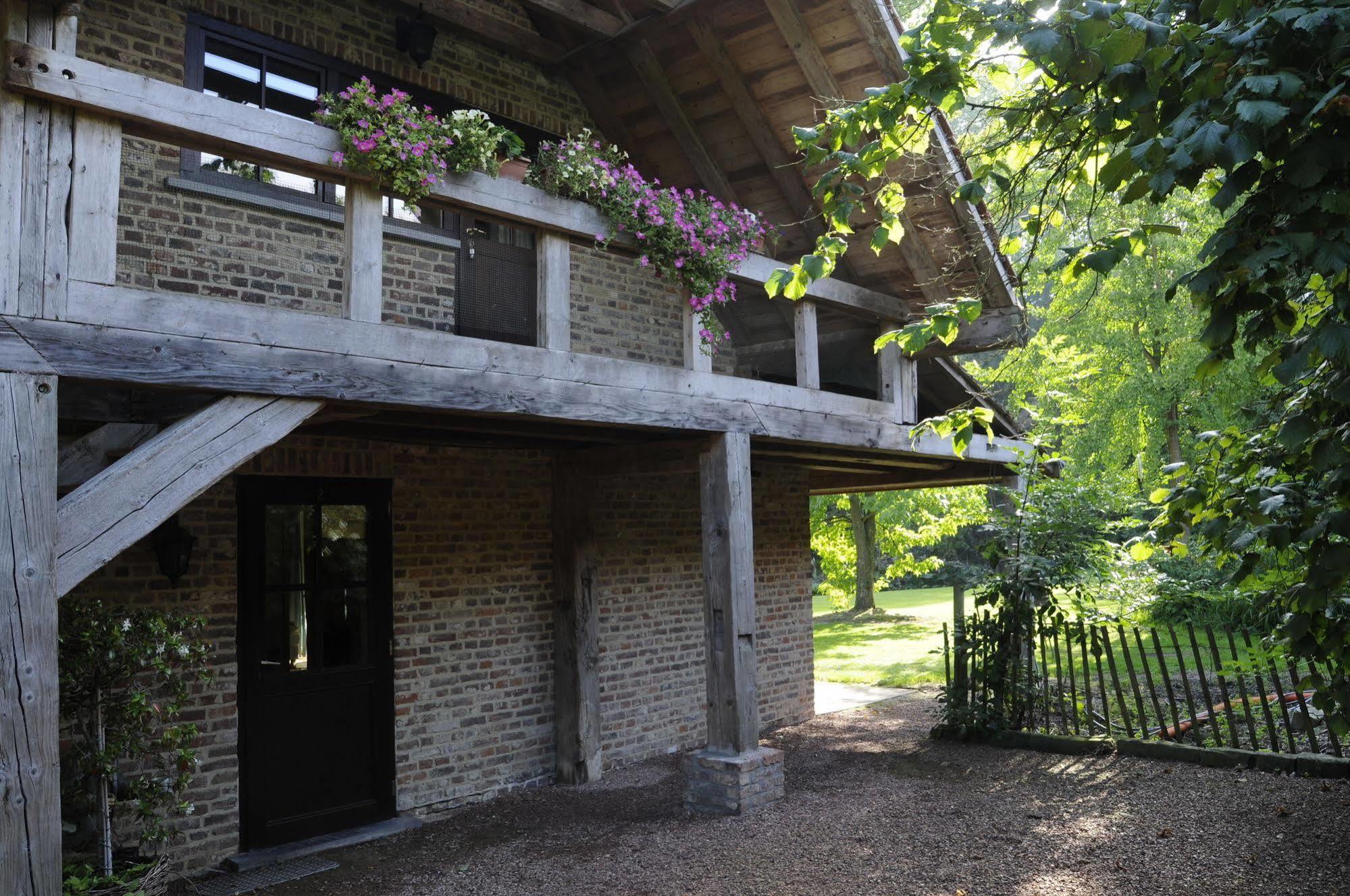'T Vijverhof Viane Buitenkant foto