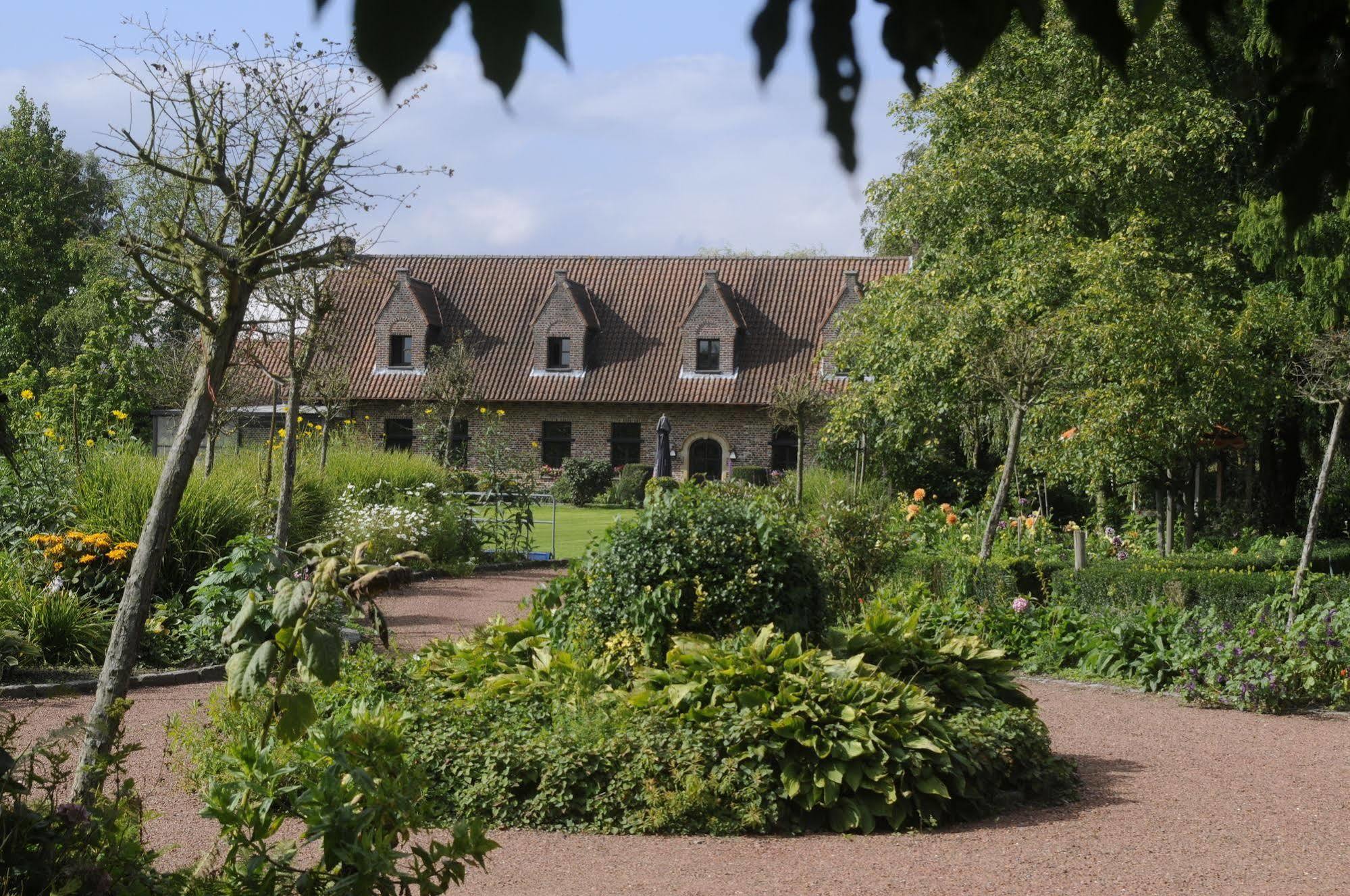'T Vijverhof Viane Buitenkant foto